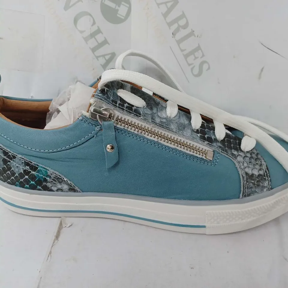 MODA IN PELLE LEATHER LIGHT BLUE TRAINERS SIZE 40