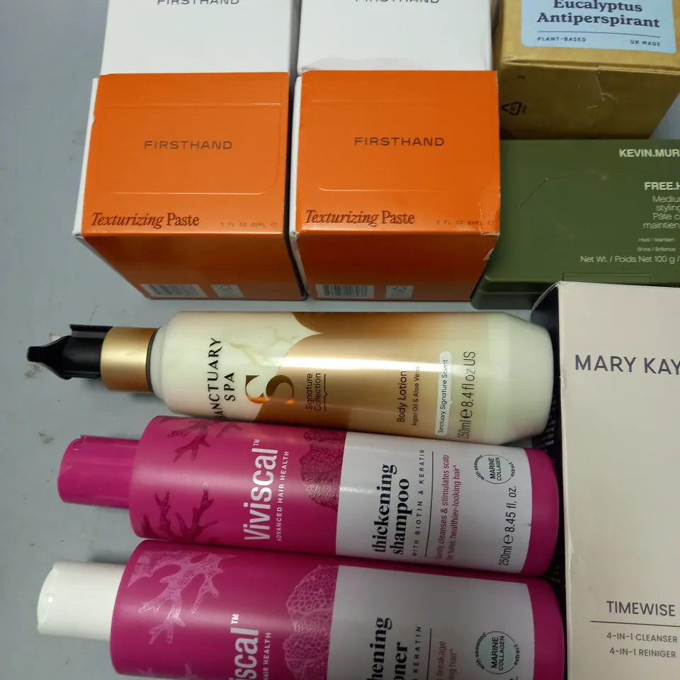LOT OF APPROXIMATELY 20 ASSORTED HEALTH AND BEAUTY ITEMS TO INCLUDE FIRST HAND TEXTURING PASTE, VIVISCAL SHAMPOO AND AESOP GERANIUM BODY CLEANSER