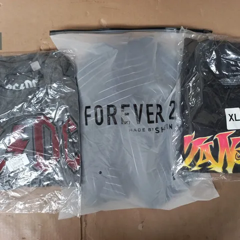 APPROXIMATELY 20 ASSORTED CLOTHING AND FASHION PRODUCTS IN VARIOUS STYLES AND SIZES - COLLECTION ONLY