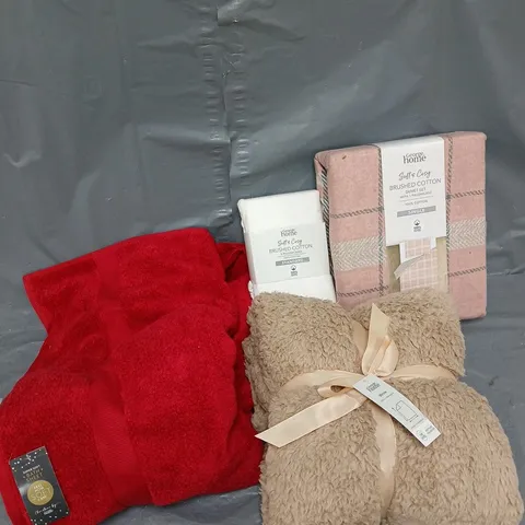 APPROXIMATELY 22 ASSORTED ITEMS TO INCLUDE BEDDING, TOWEL, THROW, ETC - COLLECTION ONLY