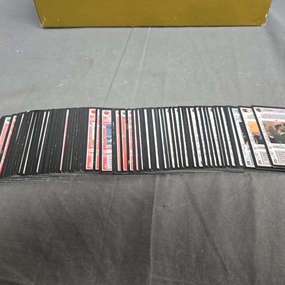 LARGE QUANTITY OF ASSORTED STAR WARS TRADING CARDS