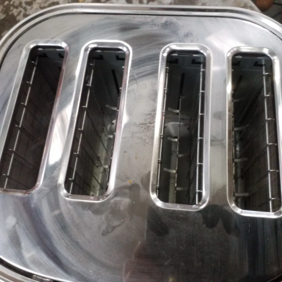 RUSSELL HOBBS 4 SLICE TOASTER