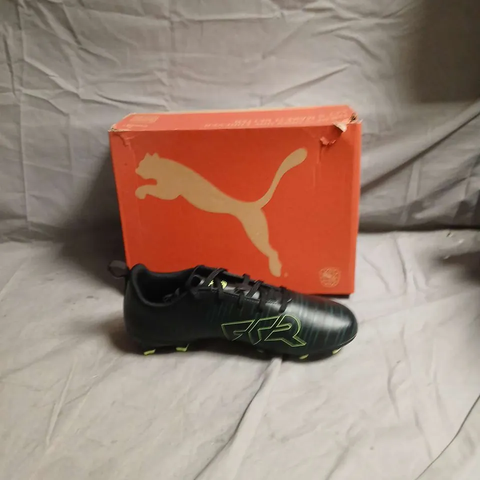 PUMA FOOTBALL BOOTS – BLACK WITH NEON YELLOW STUDS - SIZE UK 5.5