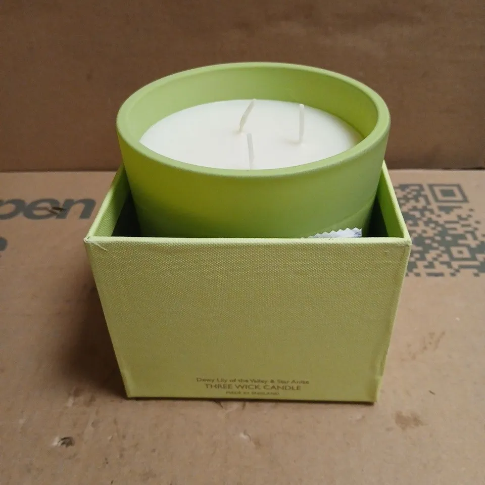 MOLTON BROWN LONDON THREE WICK CANDLE – DEWY LILY OF THE VALLEY & STAR ANISE (480 G)