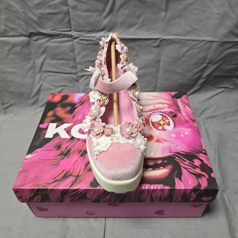 BOXED PAIR OF KOI TIRA PINK MARY JANES FAIRY POWDER EDITION SHOES - 6