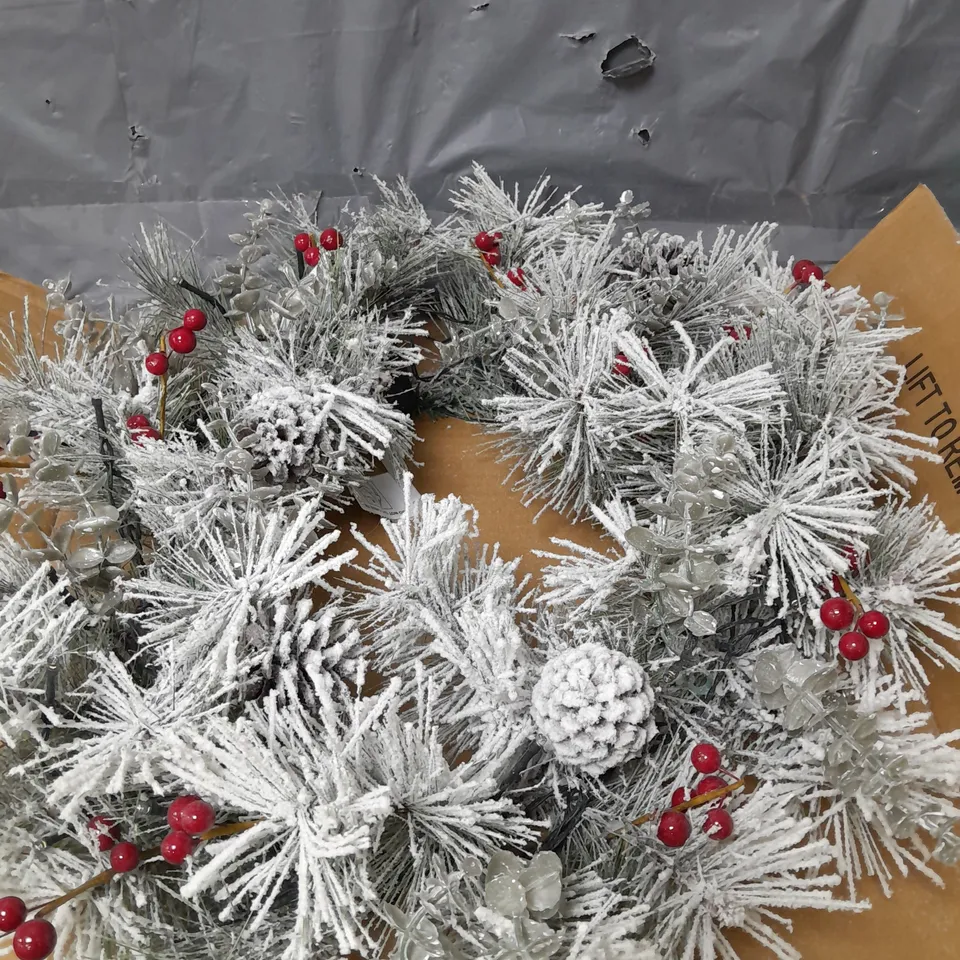 BAVARIAN LIT WREATH