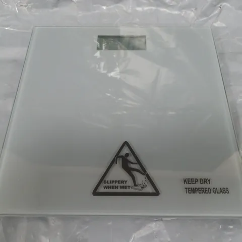 UNBRANDED TEMPERED GLASS DIGITAL BATHROOM SCALES IN GREY - COLLECTION ONLY