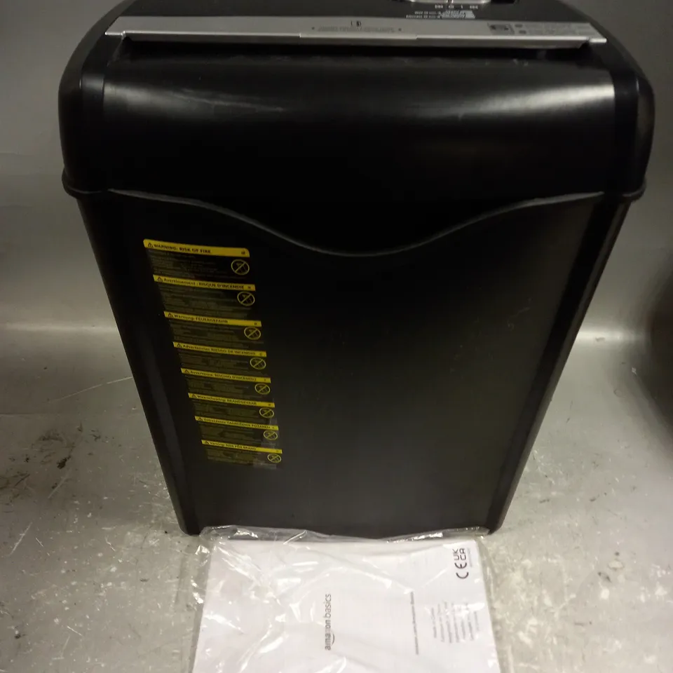 AMAZON BASICS SHREDDER