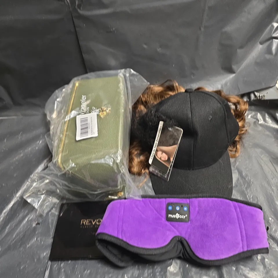 APPROXIMATELY 20 ASSORTED COSMETICS ITEMS TO INCLUDE WIGS , MAKEUP ORGANIZER , ETC  