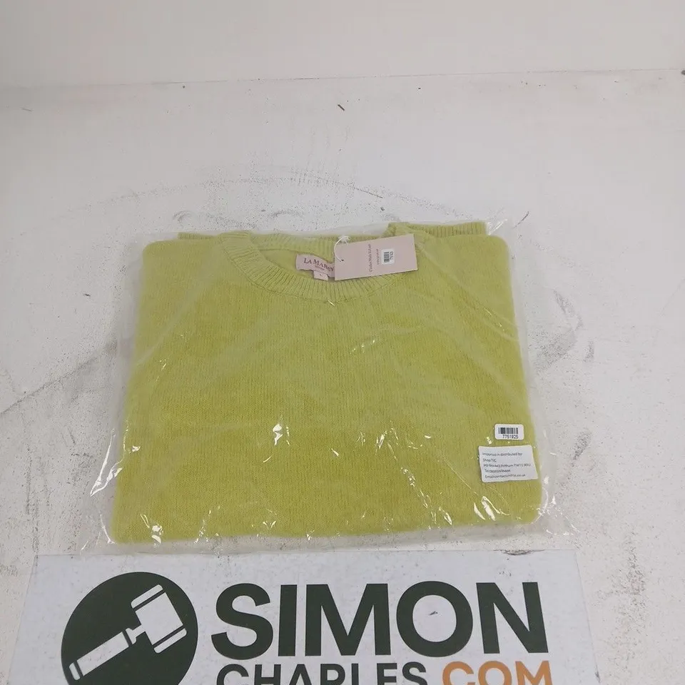 BOX OF APPROXIMATELY 12 LA MAREY KNITTED JUMPERS GREEN SIZE L