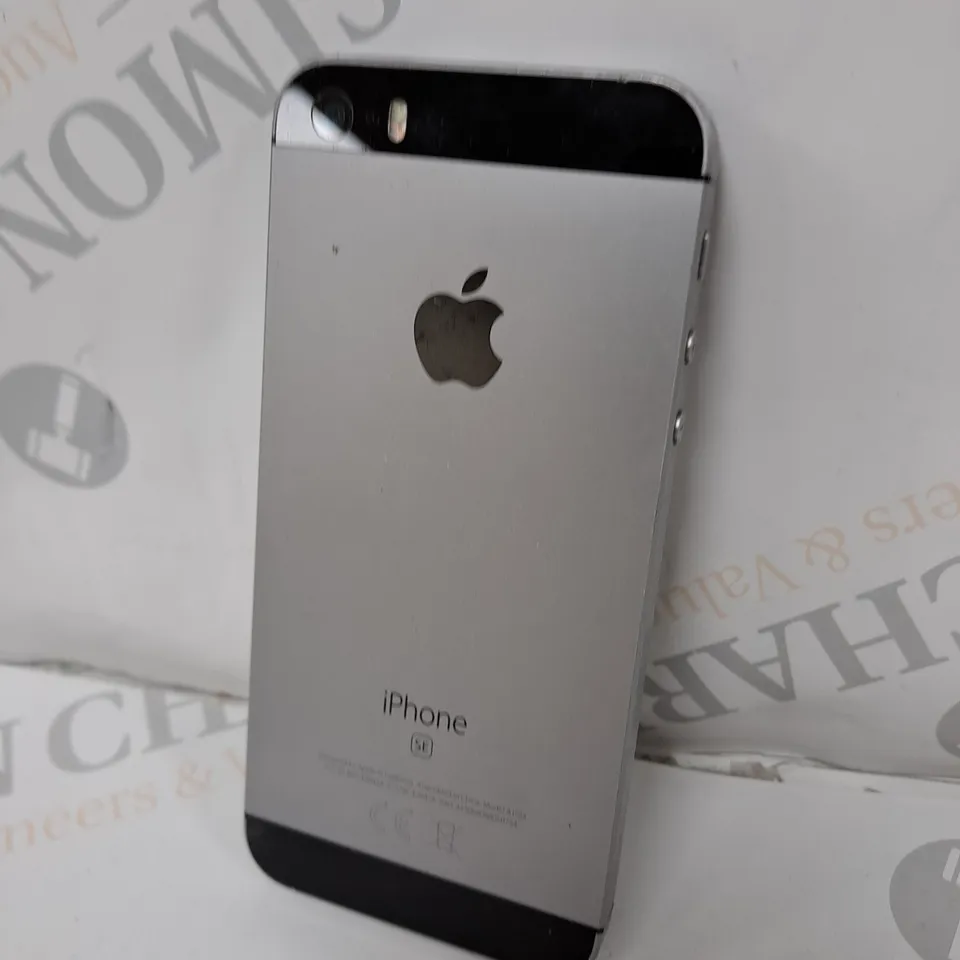 APPLE IPHONE SE SMARTPHONE 