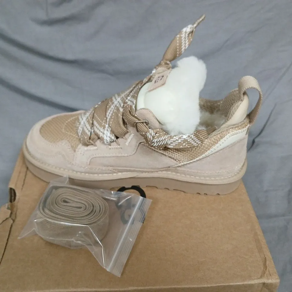 BOXED UGG WOMEN'S BEIGE SHEARLING BOOTS – UK 7