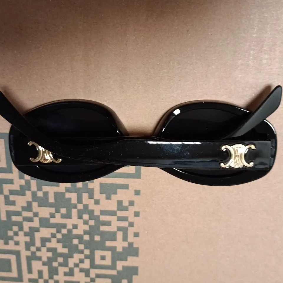 CÉLINE PARIS SUNGLASSES – BLACK OVAL FRAME