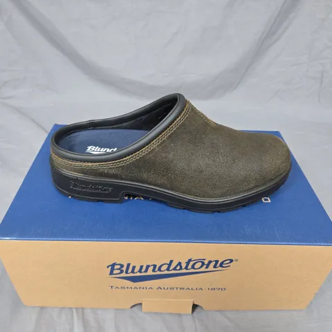 BLUNDSTONE BROWN SUEDE SLIP-ON BOOTS – CHELSEA STYLE (BOXED). UK SIZE 6