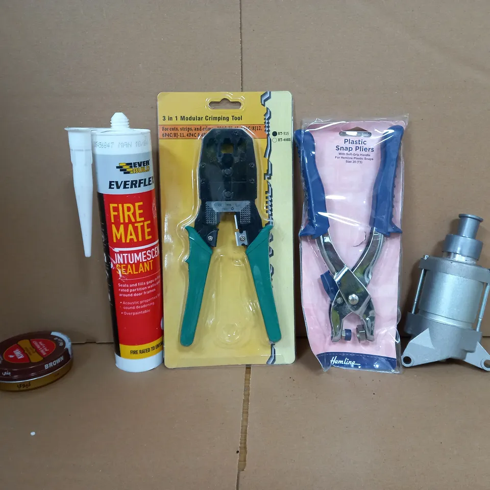 BOX OF APPROXIMATELY 11 ASSORTED ITEMS TO INCLUDE - 3 IN 1 CRIMPING TOOL , PLASTIC SNAP PLIERS , EVERFLEX FIRE MATE ETC