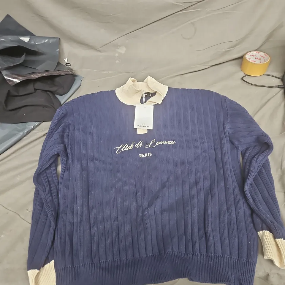 PULL&BEAR NAVY KNIT JUMPER WITH CREAM COLLAR – CLUB DE LAMOUR PARIS (UK M)