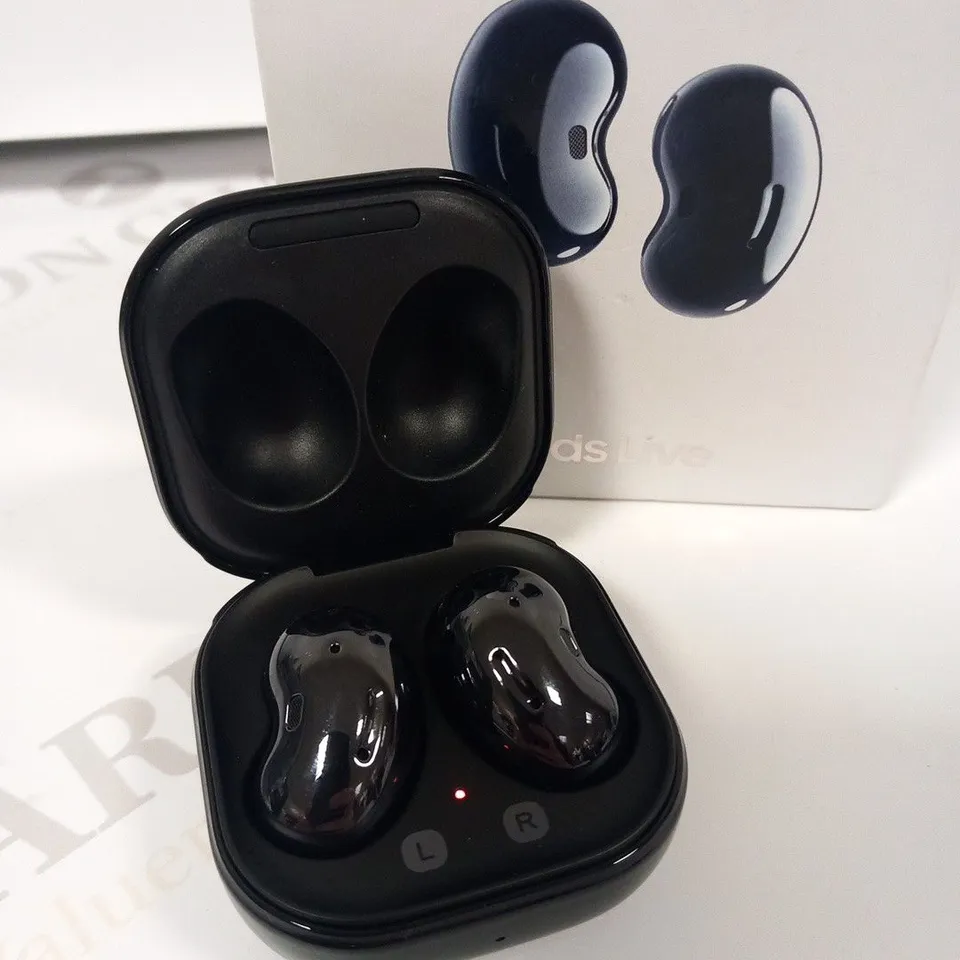 BOXED SAMSUNG GALAXY BUDS LIVE EARBUDS