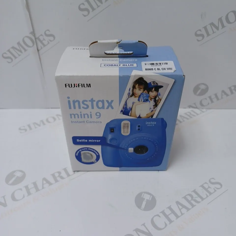 BRAND NEW BOXED FUJIFILM INSTAX MINI 9 INSTANT CAMERA