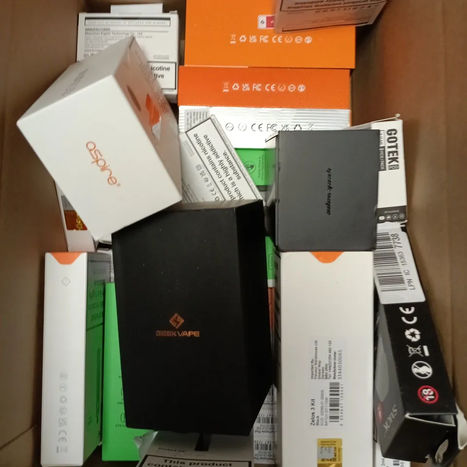 APPROXIMATELY 15 ASSORTED E-CIGARETTE PRODUCTS TO INCLUDE - VAPORESSO, SMOK, GEEK VAPE ETC 