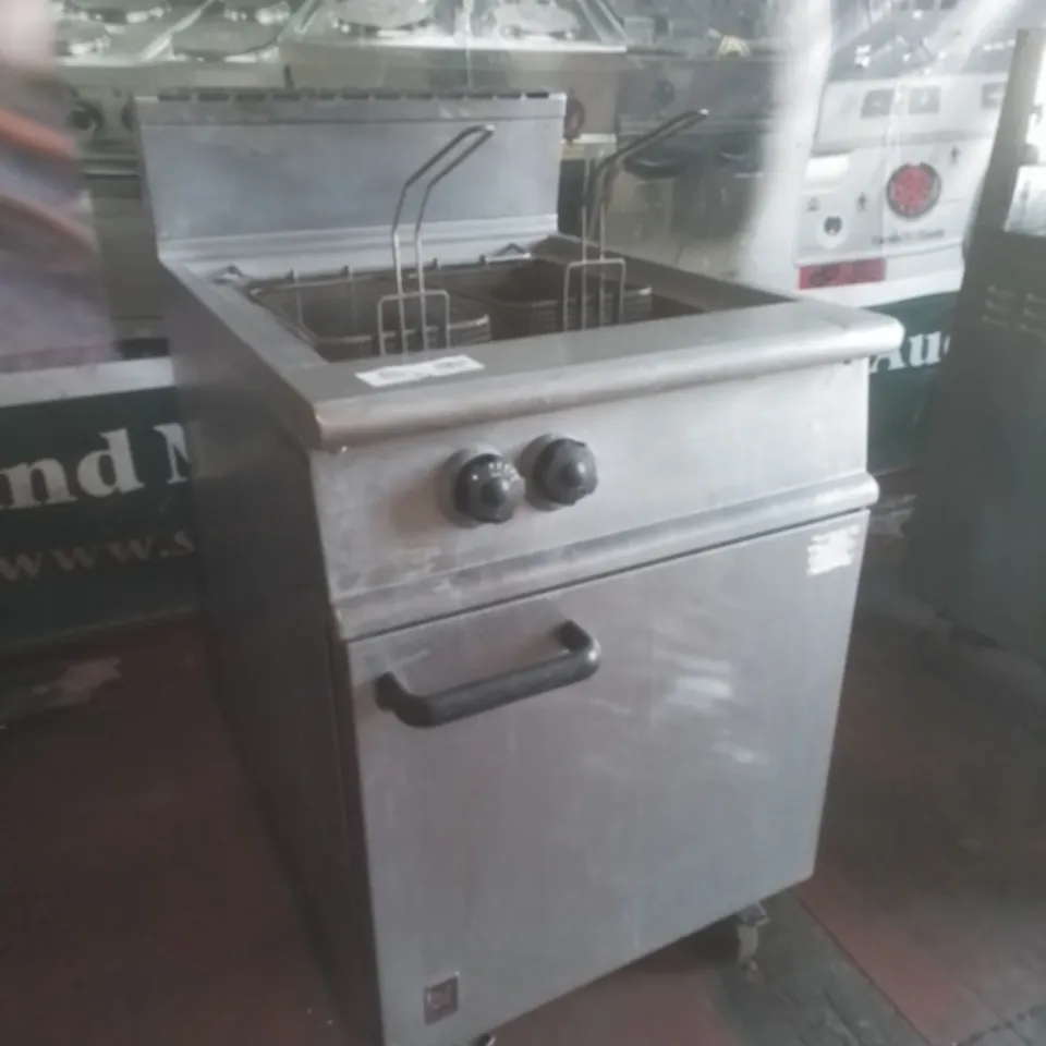 FALCON COMMERCIAL DUAL BASKET DEEP FAT FRYER