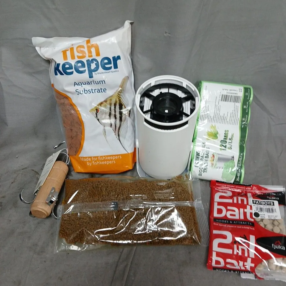 APPROXIMATELY 12 ASSORTED HOUSEHOLD ITEMS TO INCLUDE AQUARIUM SUBSTRATE, 2IN1 BAIT, PROJECTOR, ETC