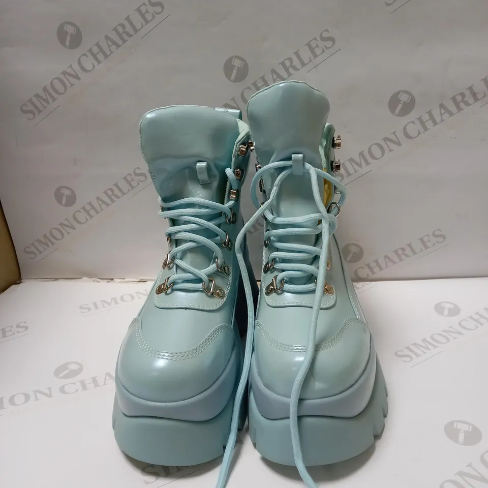 DESIGNER KOI VEGAN GOOEY BABY BLUE PLATFORM BOOTS SIZE 4