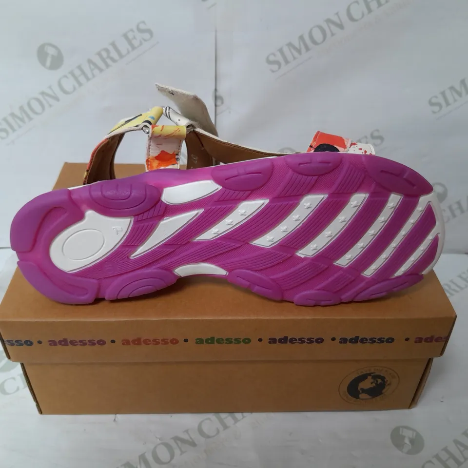 ADESSO LEATHER STRAP RUBBER SOLE WALKING SANDAL IN MULTI-COLOUR SIZE 7