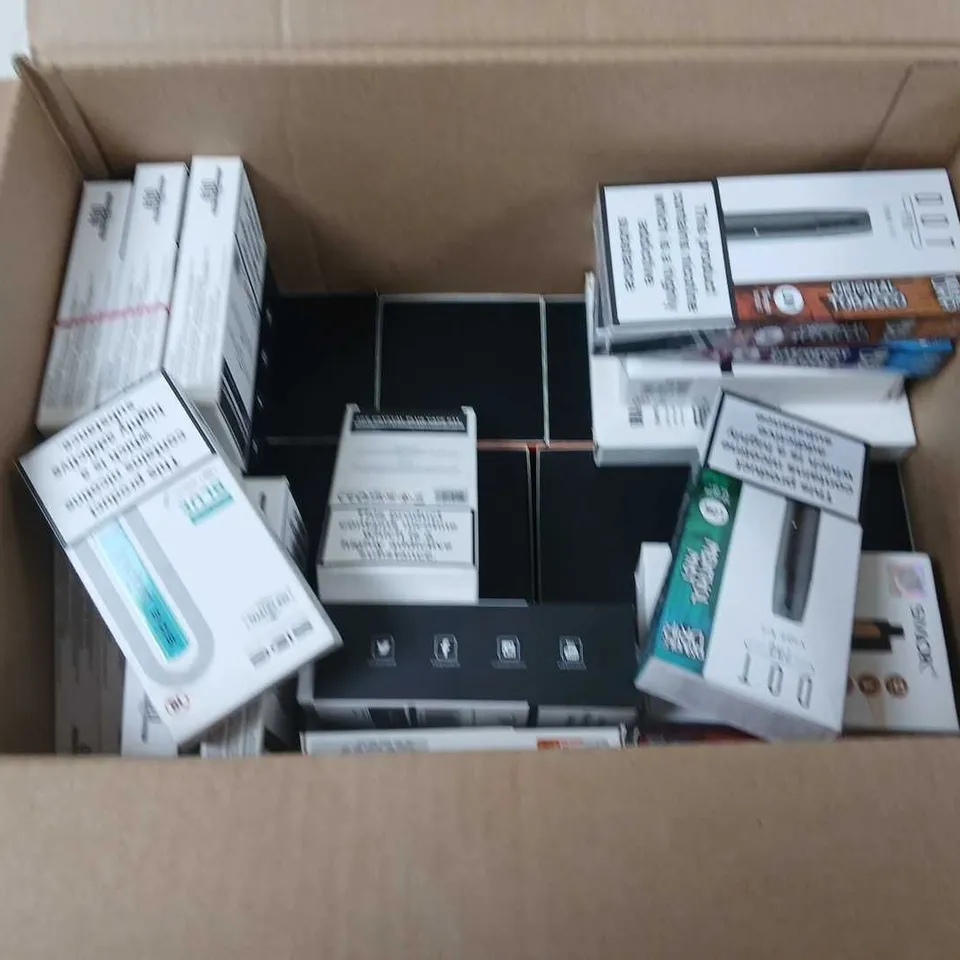 BOX OF APPROXIMATELY 35 ASSORTED E-CIGARETTES AND COMPONENTS TO INCLUDE: SMOK SCAR-P5 DEVICE KIT 
