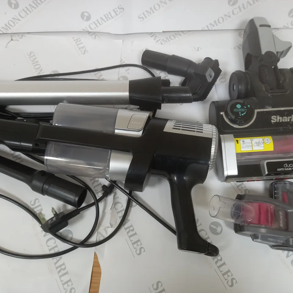 SHARK STRATOS ANTI HAIR WRAP PET PRO VACUUM CLEANER HZ3000UKT