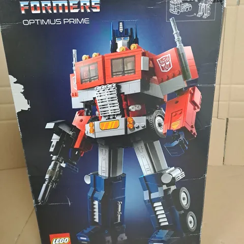 BOXED LEGO TRANSFORMERS OPTIMUS PRIME 10302