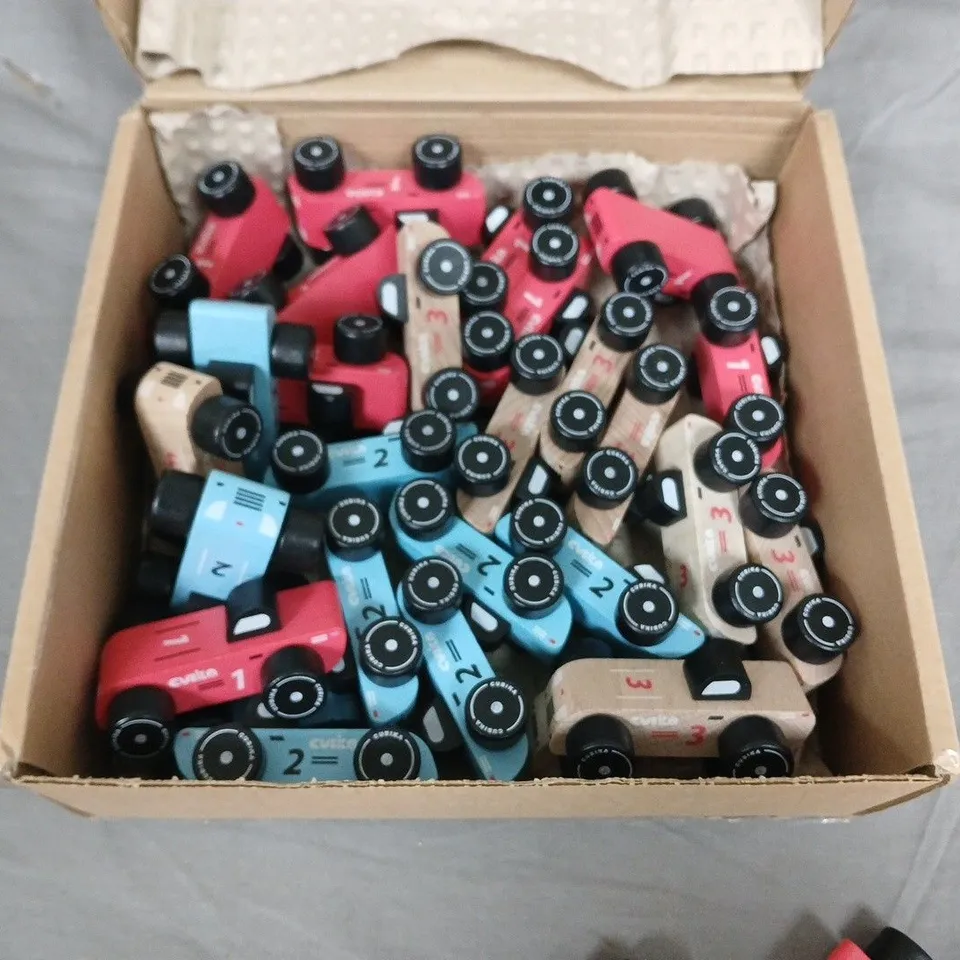 LOT OF APPROXIMATELY 20 WOODEN TOY CARS - 3 COLOURS 