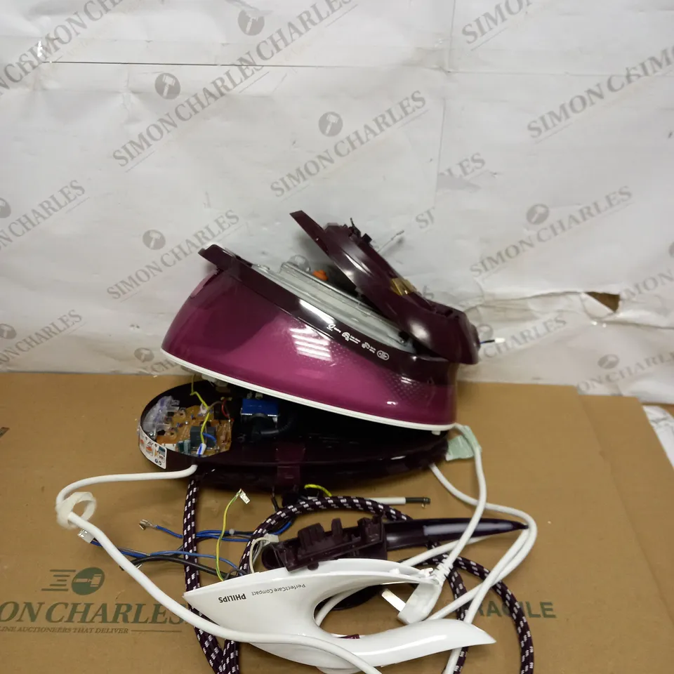 PHILIPS PERFECTCARE COMPACT STEAM GENERATOR IRON (VERY DAMAGED)