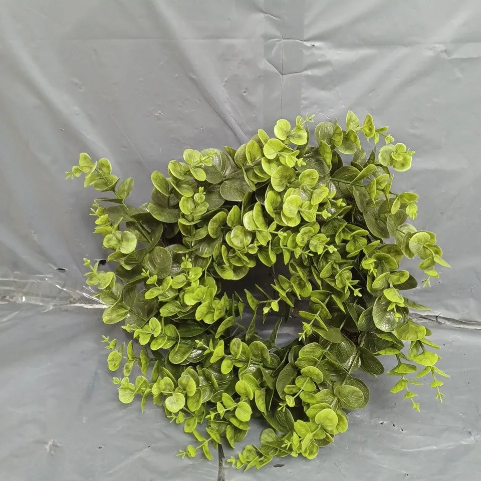 VERY HOME EUCALYPTUS CHRISTMAS WREATH RRP £20