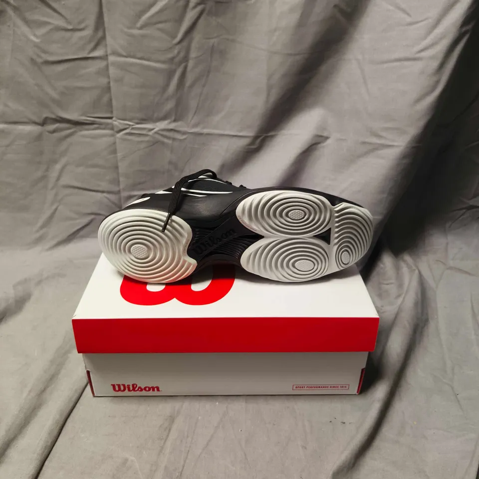 BOXED PAIR OF WOMENS WILSON S SHOES - UK SIZE 6 