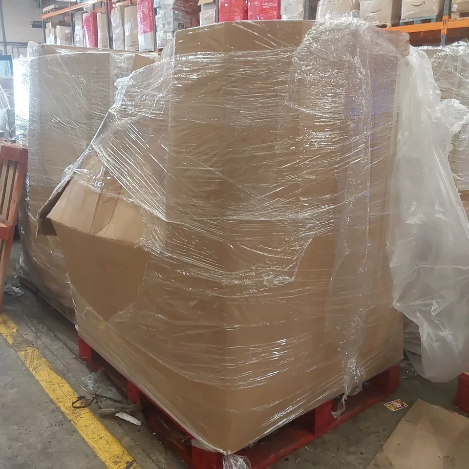 PALLET CONTAINING APPROXIMATELY 150x BRAND NEW ASSORTED DESIGNER CLOTHING ITEMS INCLUDING: JD WILLIAMS TOP, SIMPLY BE COATS, SIMPLY BE BODYSUIT ECT