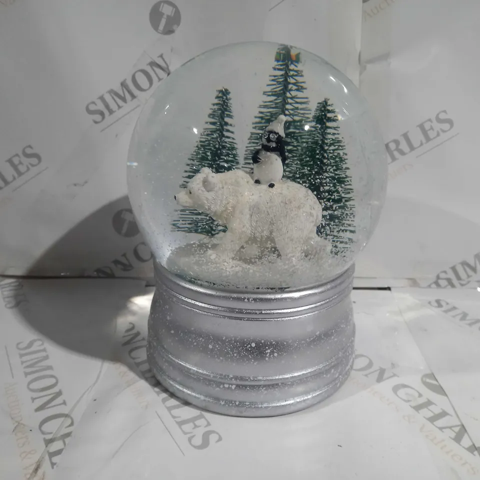 BOXED SANTA EXPRESS CHRISTMAS CHARACTER MUSICAL WATER SPINNER POLAR BEAR