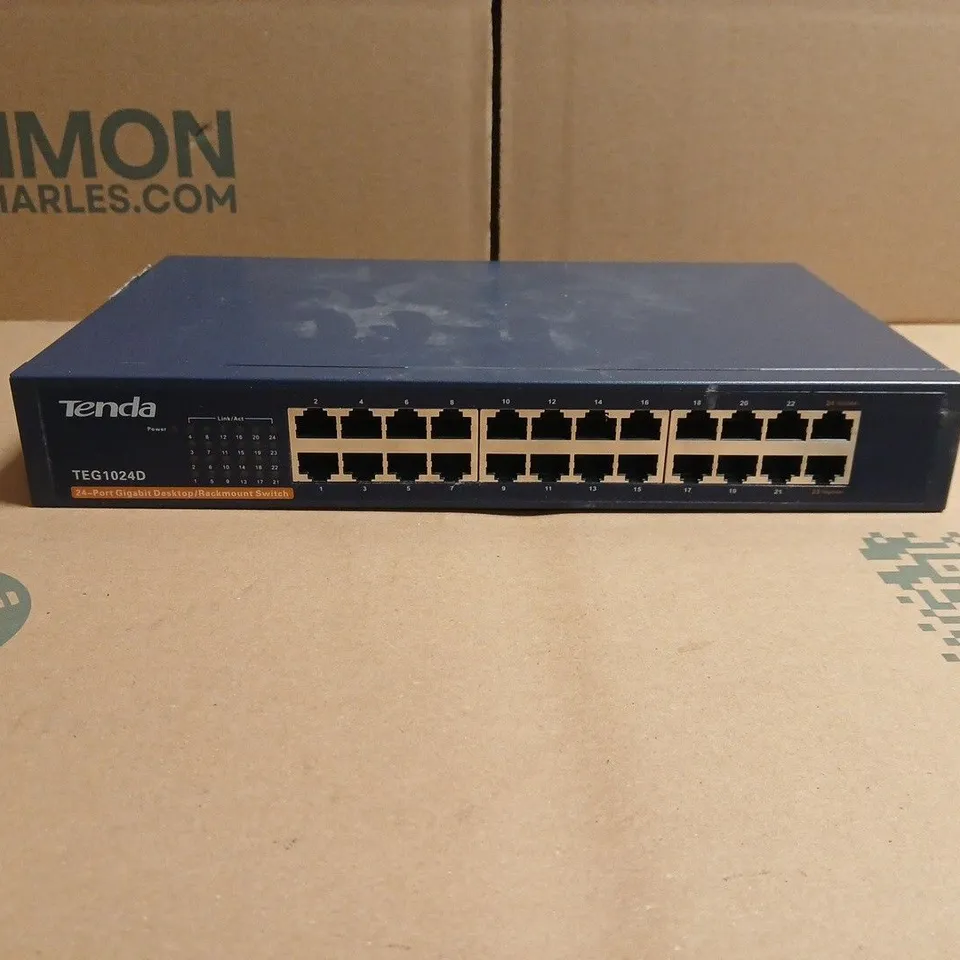 TENDA 24 PORT GIGABIT DESKTOP/RACKMOUNT SWITCH MODEL TEG1024D