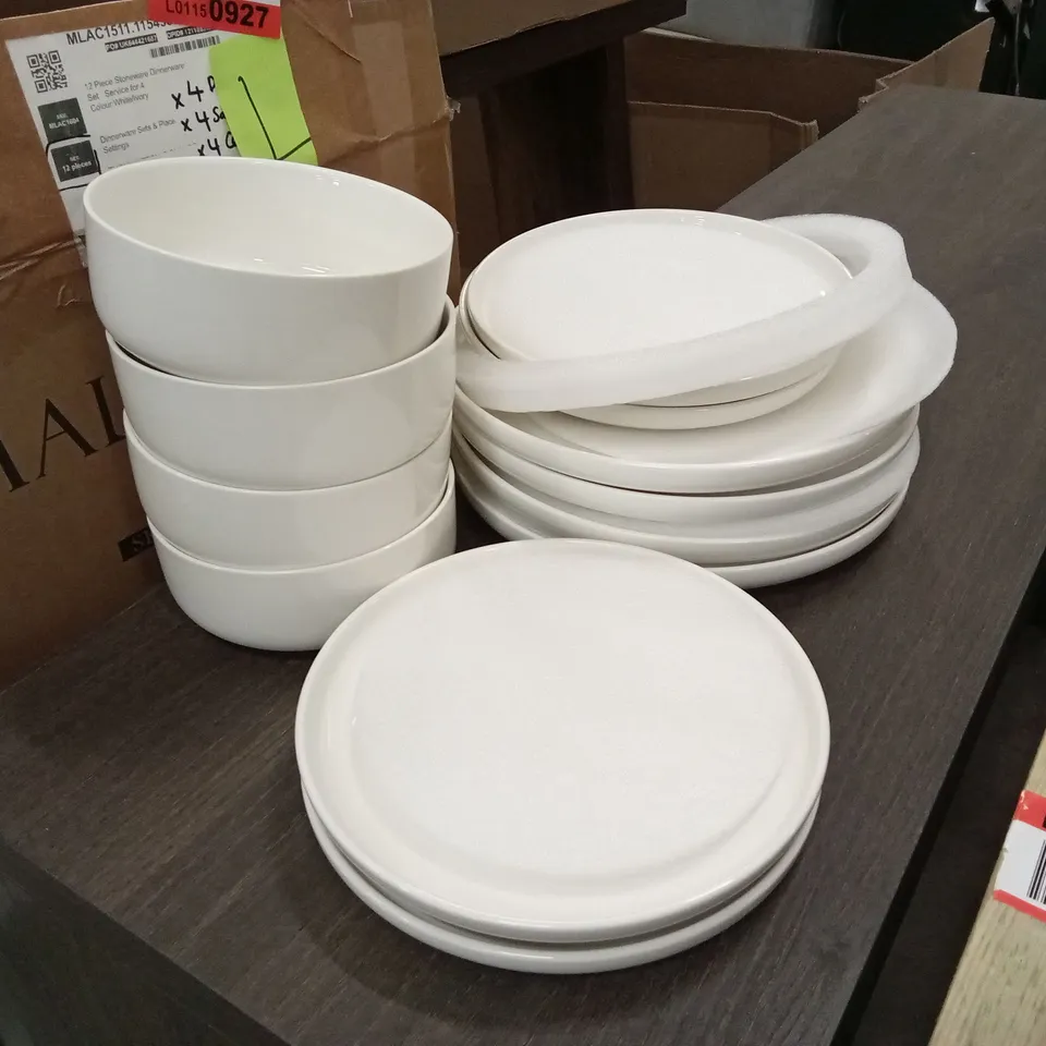 BOXED MALACASA DINNERWARE SET