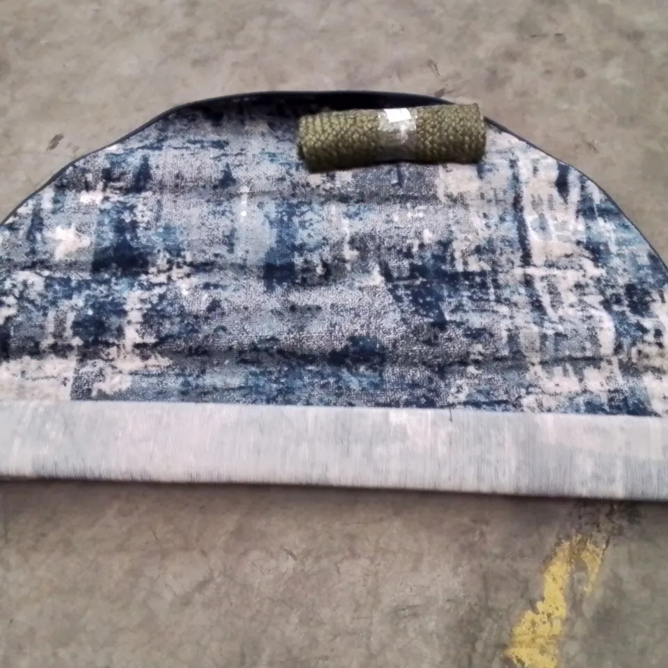 QUALITY DESIGNER AREA RUG - APPROXIMATELY 160X160CM