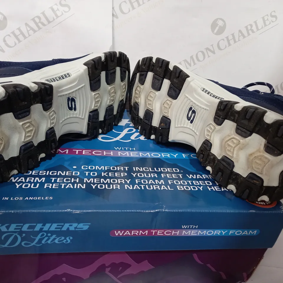 BOXED PAIR OF SKECHERS NAVY ANKLE BOOT - SIZE 4