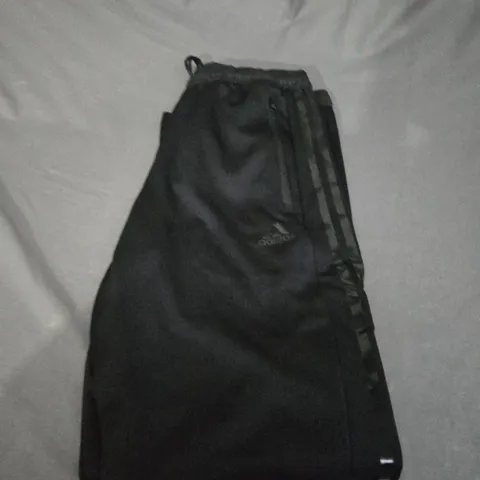 ADIDAS LOGO CASUAL TRACKSUIT BOTTOMS SIZE M