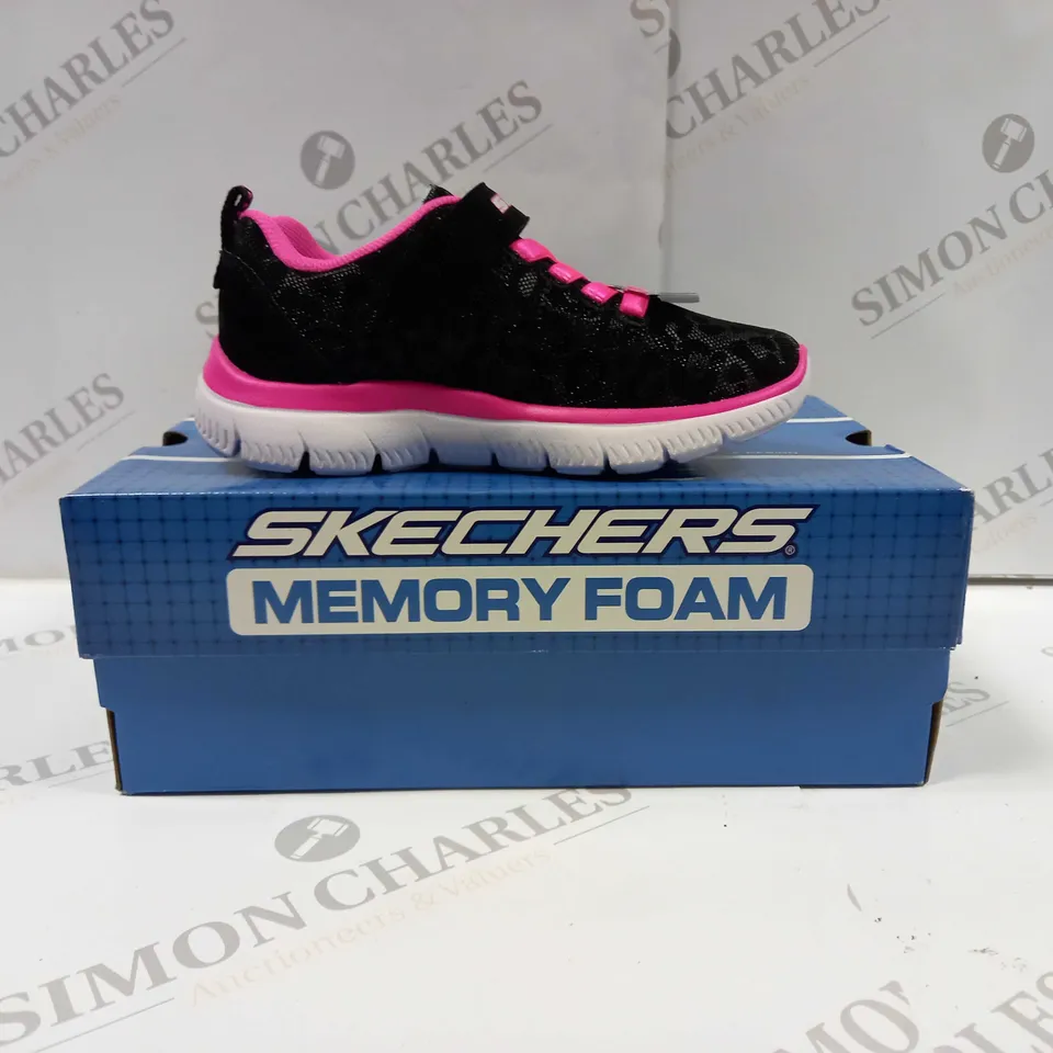 BOXED PAIR OF SKECHERS GIRLS SUMMITS - WORTH WILD SHOES UK SIZE 9.5 