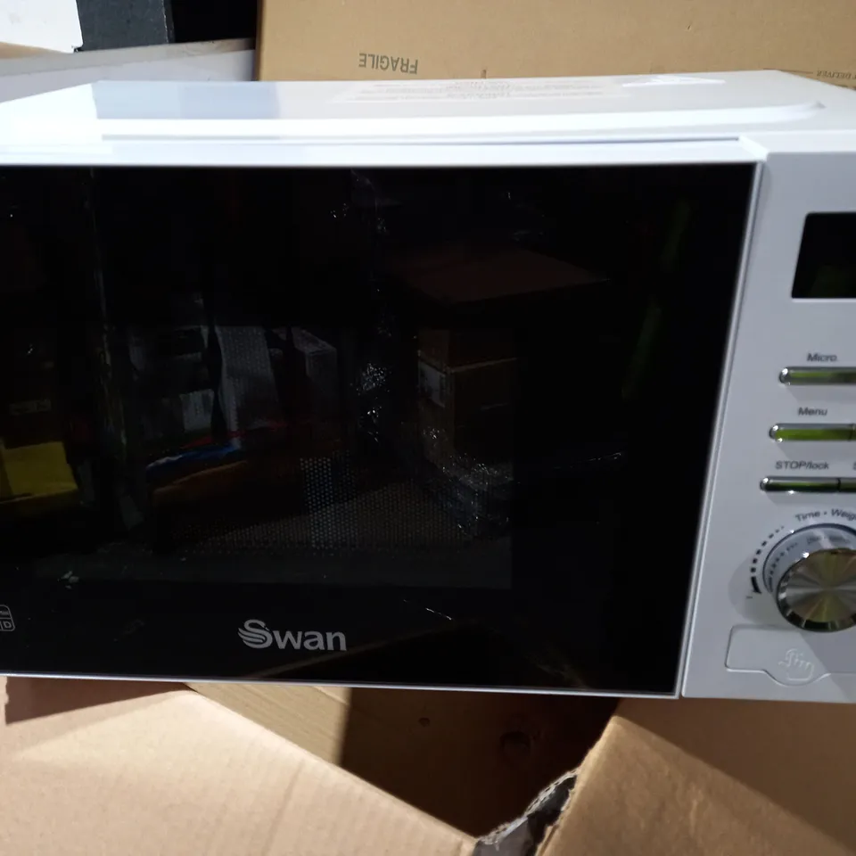 SWAN 20L 700W DIGITAL MICROWAVE - WHITE RRP £54