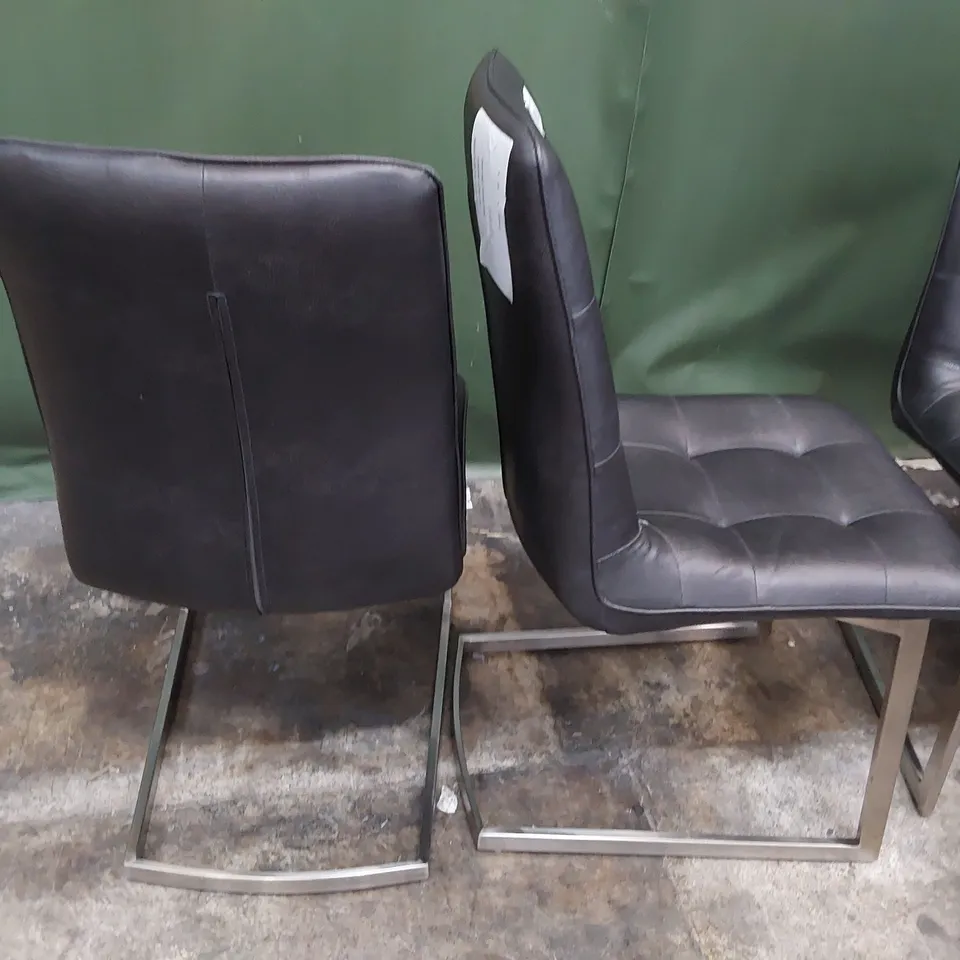 SET OF THREE UPHOLSTERED BUTTONED DINING CHAIRS BLACK LEATHER 