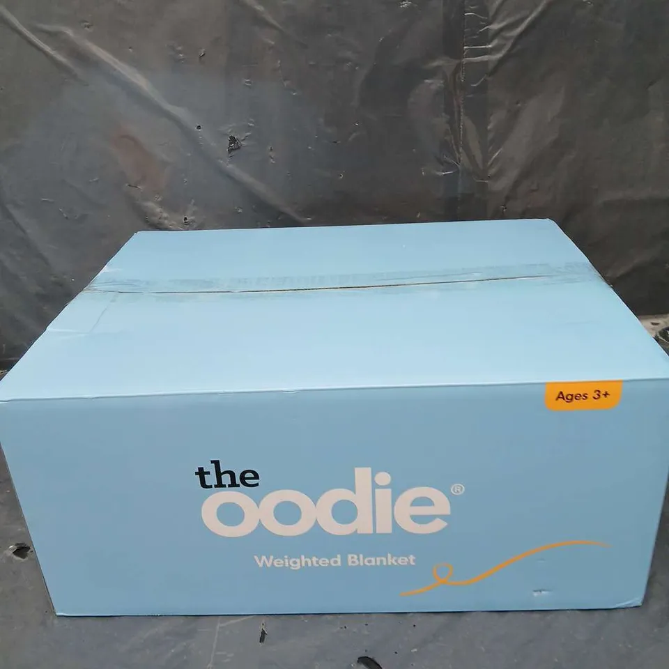 BOXED THE OODIE WEIGHTED BLANKET IN GREY - 4.5KG