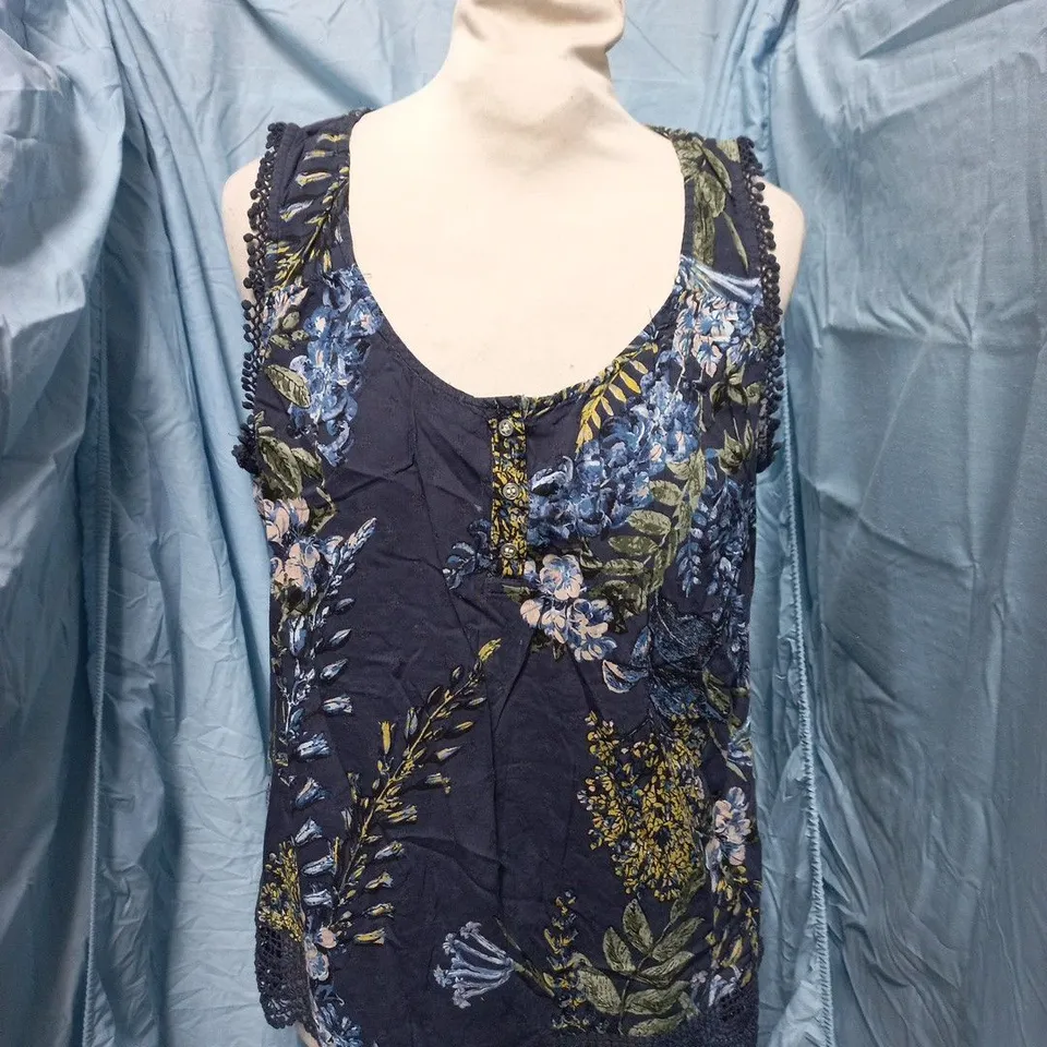 NEXT WOMEN'S FLORAL PRINT SLEEVELESS TOP, NAVY WITH LACE TRIM – UK 12