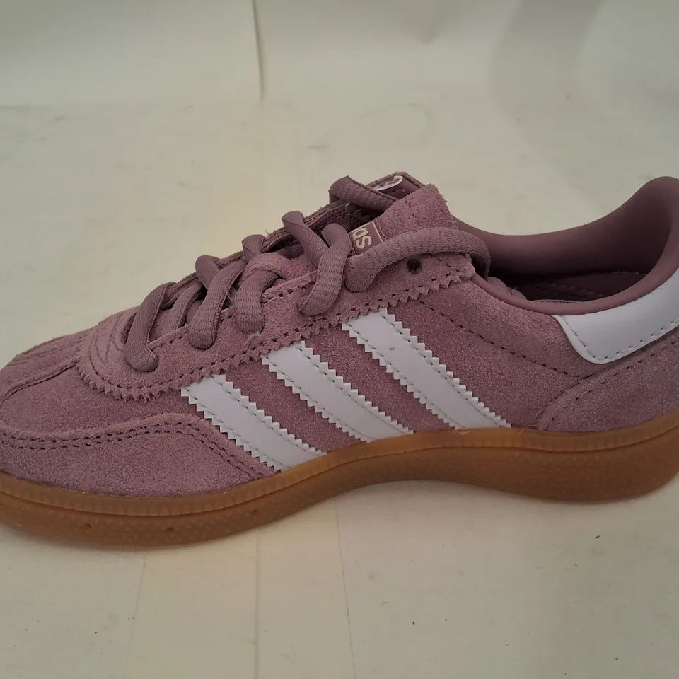 BOXED ADIDAS
HANDBALL SPEZIAL GIRLS YOUTH IN PALE PINK - 10.5K