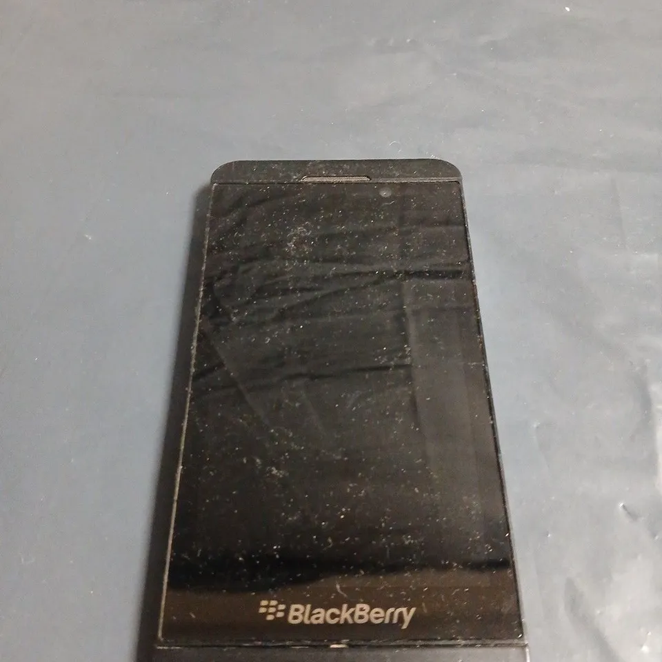 BLACKBERRY SMARTPHONE 