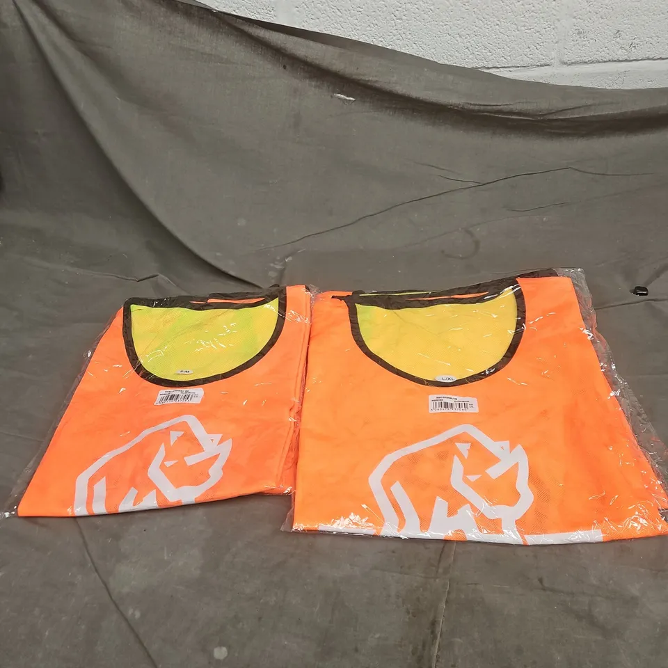 4 X ASSORTED RHINO REVERSIBLE BIBS (S/M + L/XL) BAGGED