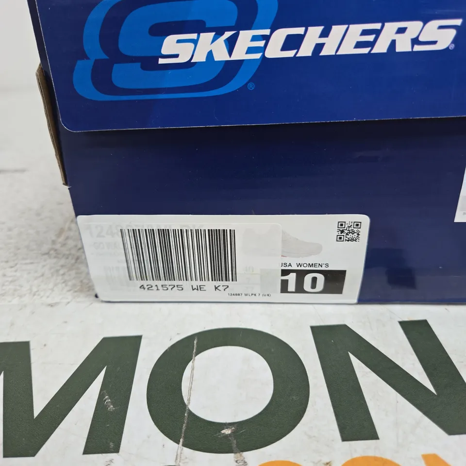SKECHERS ARCH FIT WOMEN'S WHITE SNEAKERS – UK 7 (US 10)